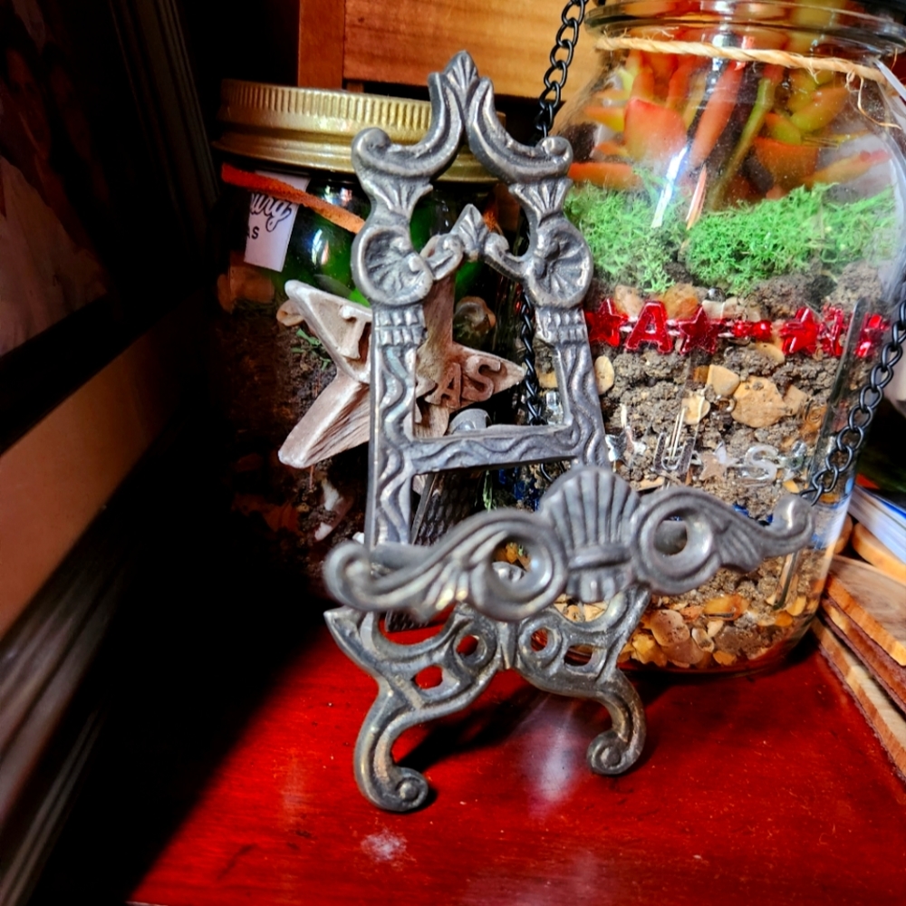 Vintage Ornate Desk Easel